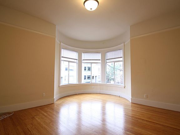 2nd image of 2108 Hayes St