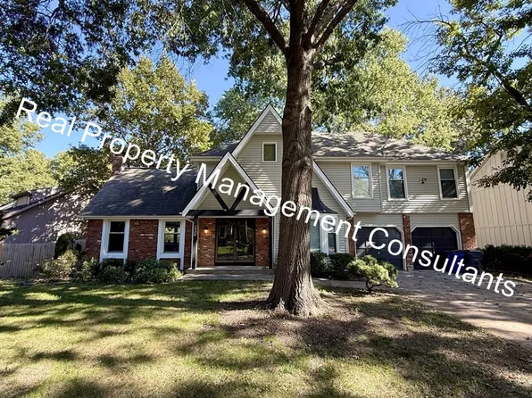 1326 S Winterbrooke Dr, Olathe, KS 66062