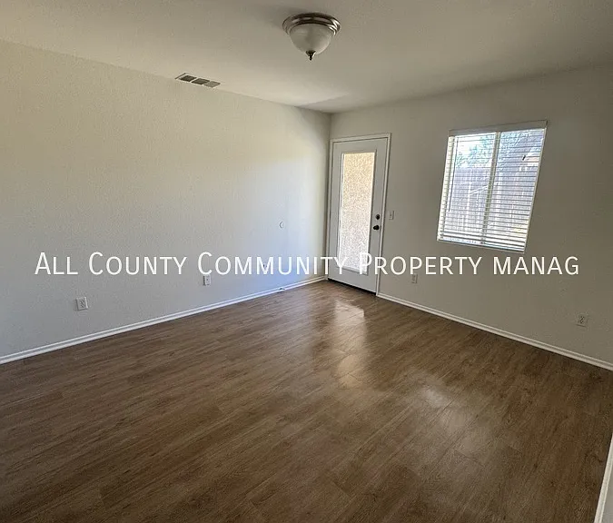 58439 Palisade Dr #B — Photo 13