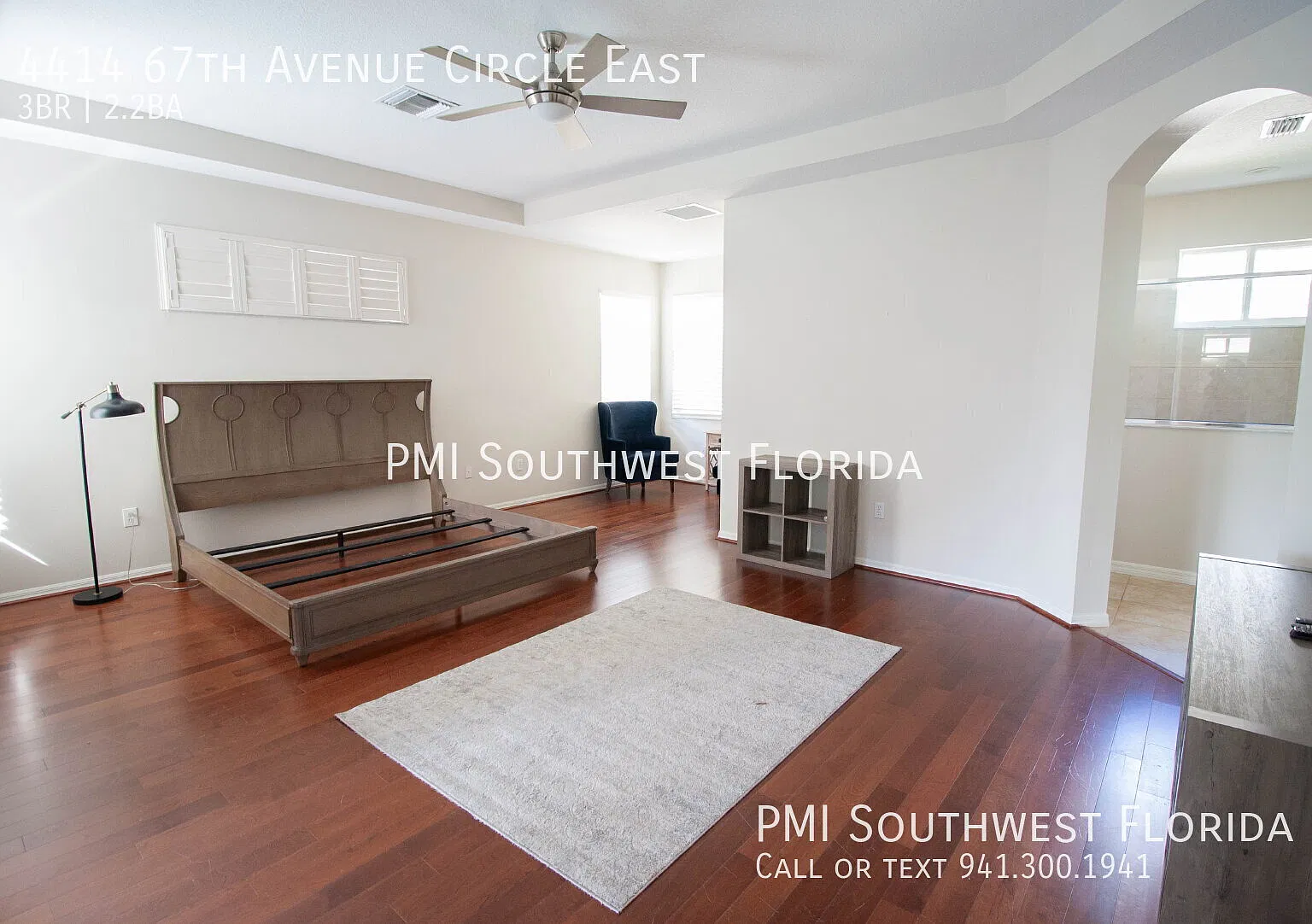 Fantastic Pool Home/ Fenced Yard - 3 Bedrooms - 2 Full And 2 Half Baths -3 Car Garage Big House!! — Photo 3