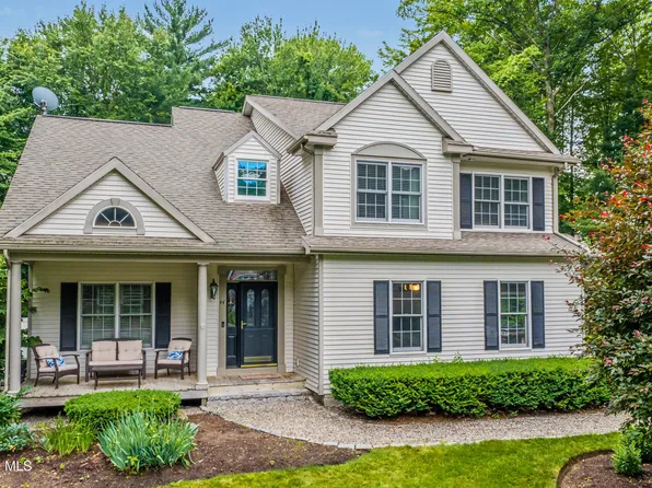 44 Willowbrook Terrace, Halfmoon, NY 12065