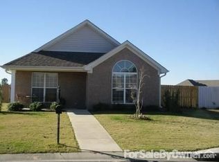 1048 Village Trl, Calera, AL 35040