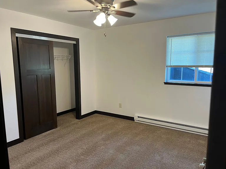 1009 University Ave — Photo 14
