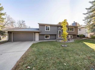 3000 S Steven Dr, Sioux Falls, SD 57106