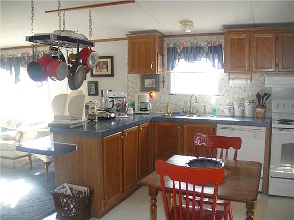 5th image of 5961 Lillian Rd
