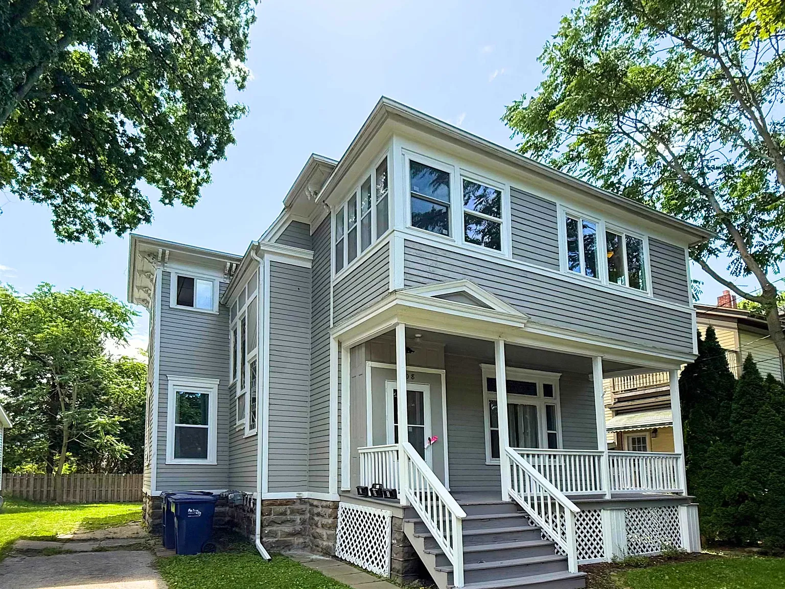 1 bed, 1.0 bath, 825 sqft, $900 — Photo 1