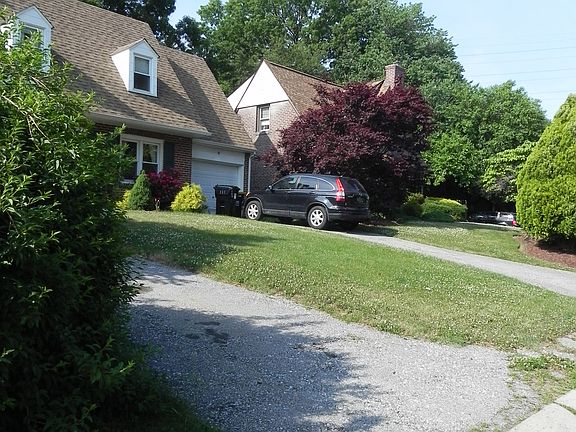 5th image of 9 E Salisbury Dr