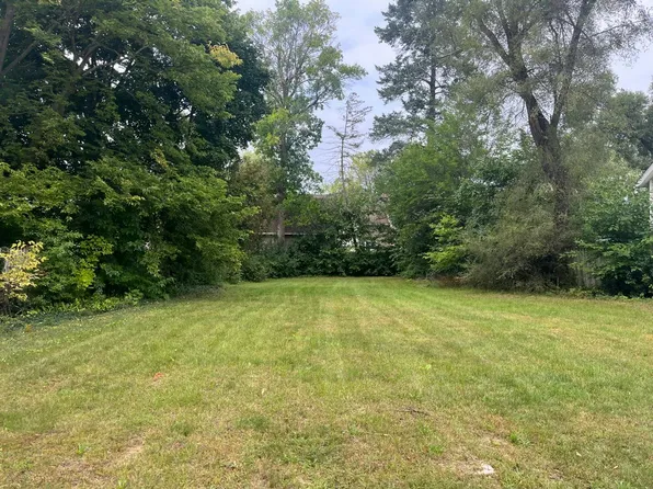 1009 Gordon St, Midland, MI 48640