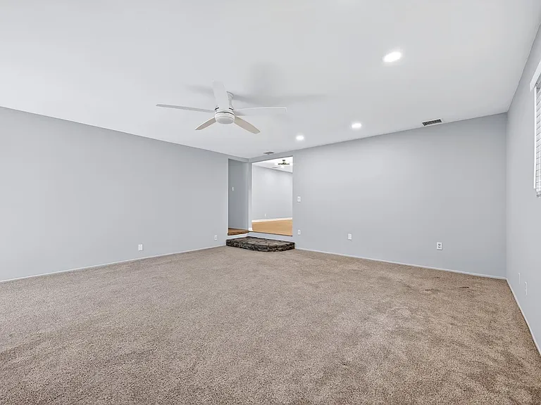 4913 Premiere Ave — Photo 23