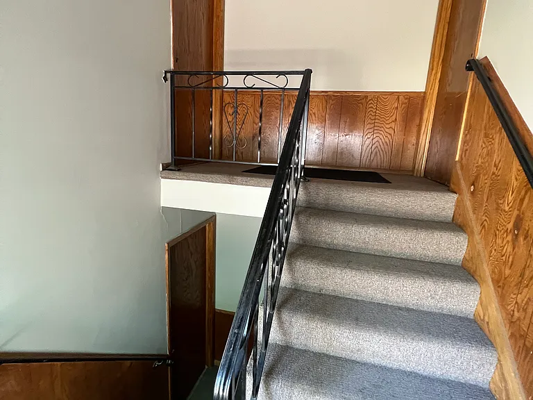 320 Spruce Dr E #8 — Photo 14