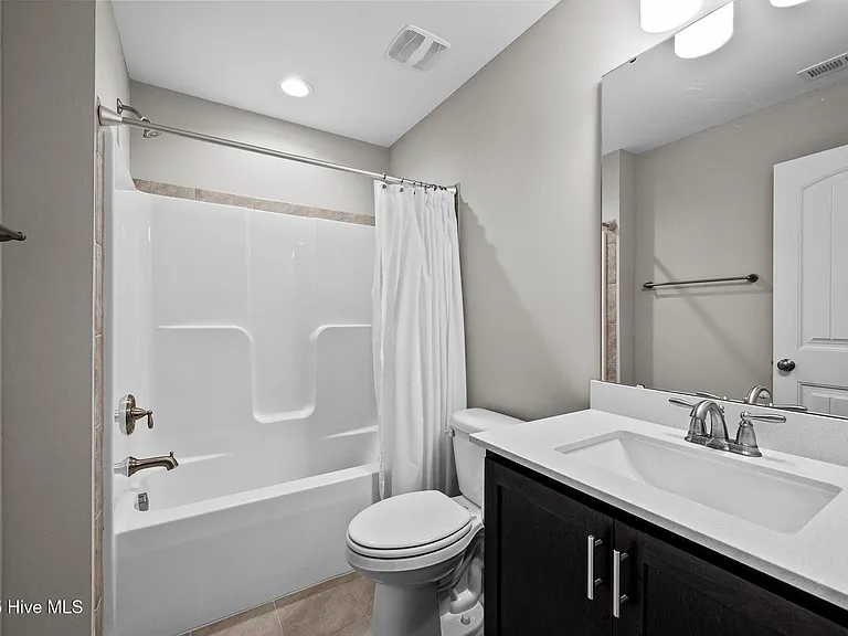 303 Red Cedar Dr — Photo 31