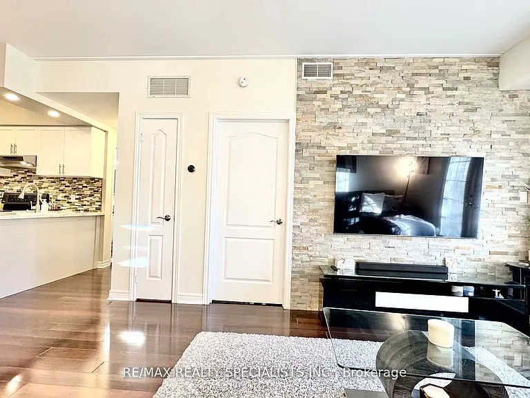 4016 Kilmer Dr #112 — Photo 30