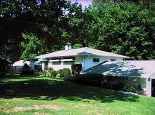 7761 Hidden Valley Dr, Kirtland, OH 44094