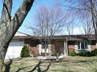 6862 Carriage Hills Dr, Canton, MI 48187