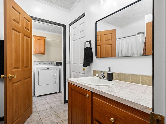 4th image of 766 E Adda St