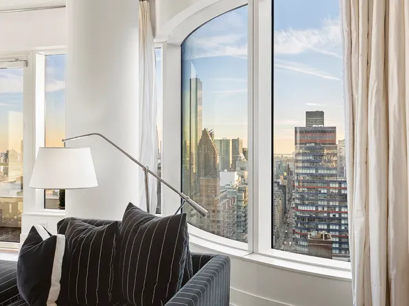 252 East 57th Street image 7 of 19