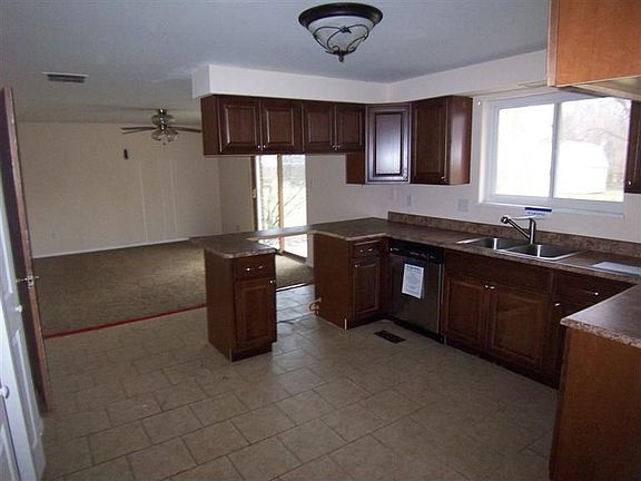 4th image of 199 Katy Ln