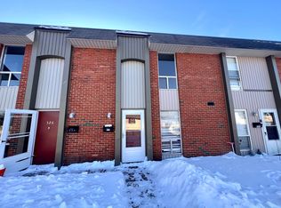 524 College Park Dr, Coraopolis, PA