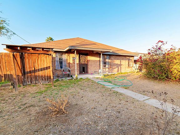 2nd image of 2302 E Locust St