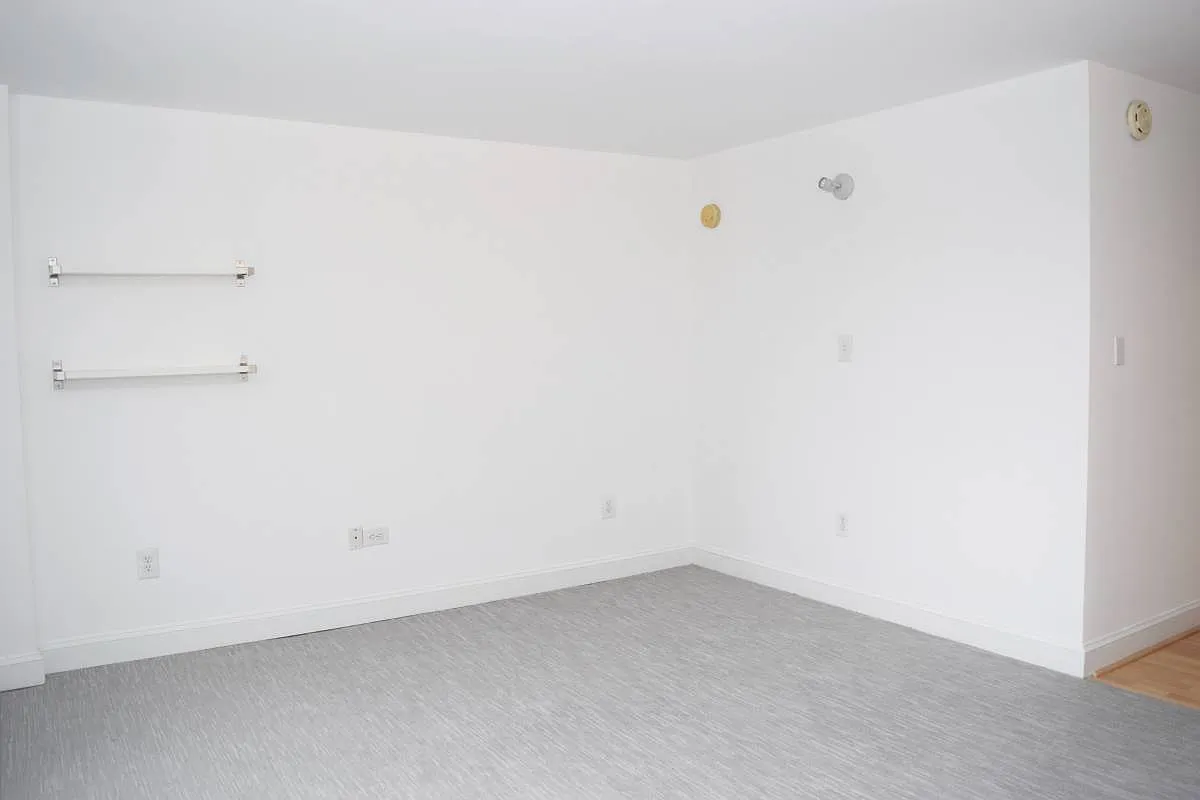 Studio, 452 sqft, $1,700 — Photo 3