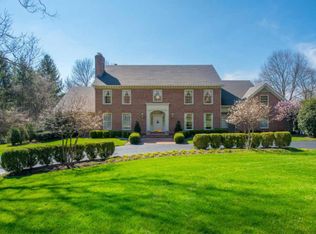 4361 Sawmill Rd, Upper Arlington, OH 43220