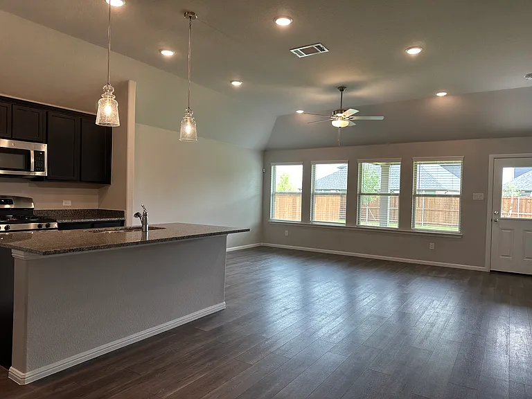 1416 Avalon Ct — Photo 38