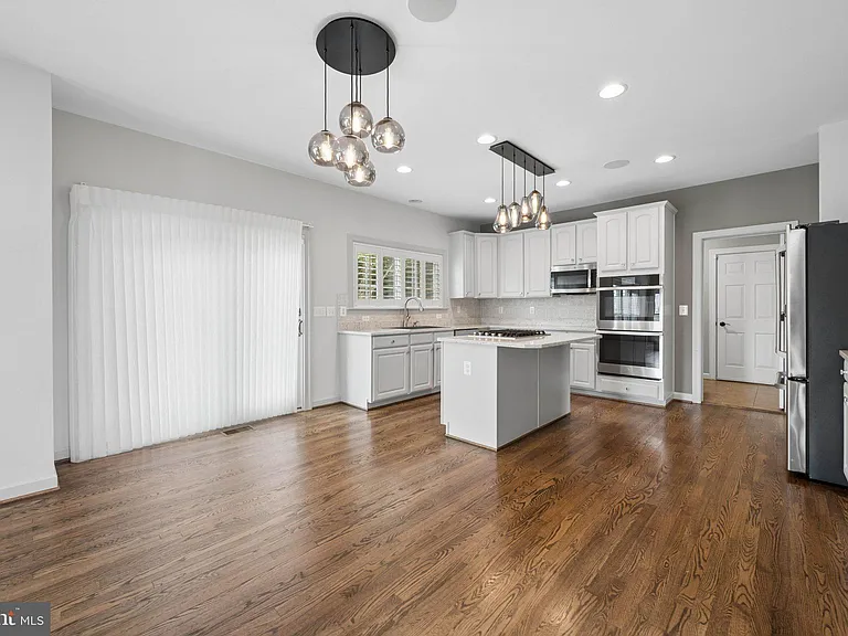 110 Bedrock Dr — Photo 12