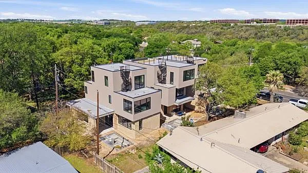 Building Photo - 1403 Barton Hills Dr #2