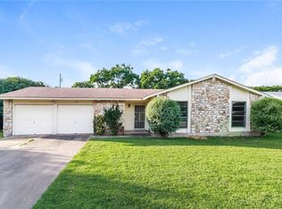 1502 Meadows Dr, Round Rock, TX 78681