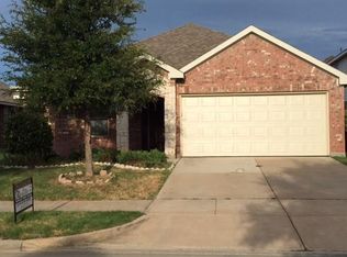 912 Raleigh Path Rd, Denton, TX 76208