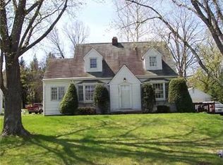 602 Golf Course Rd, Aliquippa, PA 15001