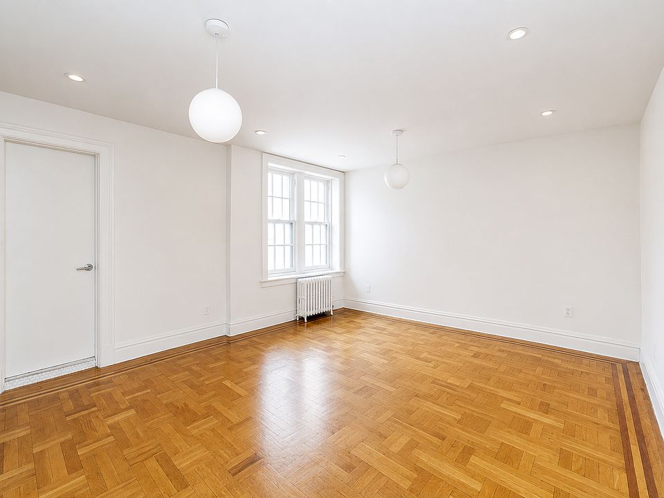 1st image of 300 W 12th St APT 2C
