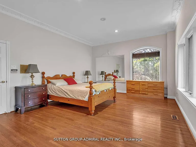 116 Goulding Ave — Photo 17