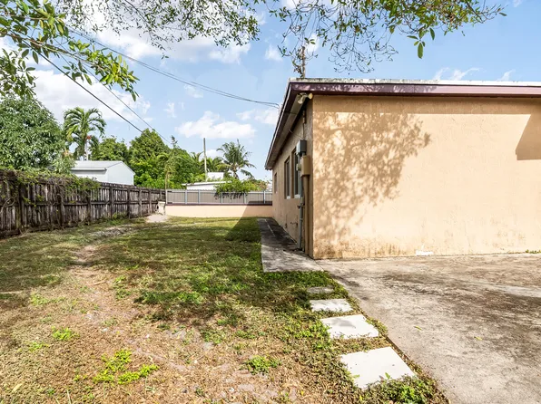 3500 SW 47 Ave Avenue, West Park, FL 33023