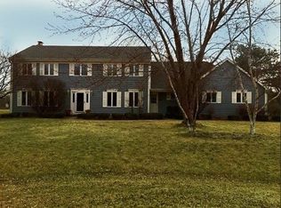 27353 N Oakleaf Ct, Mundelein, IL 60060