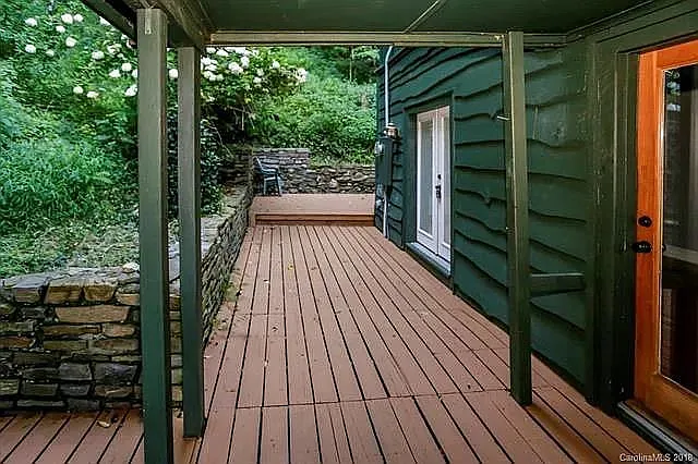 75 Rose Hill Rd — Photo 2