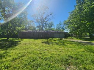 225 S Walnut St, Oologah, OK 74053