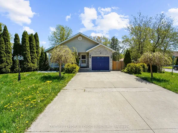 3640 Aberdeen St, Niagara Falls, ON L2G 7X4