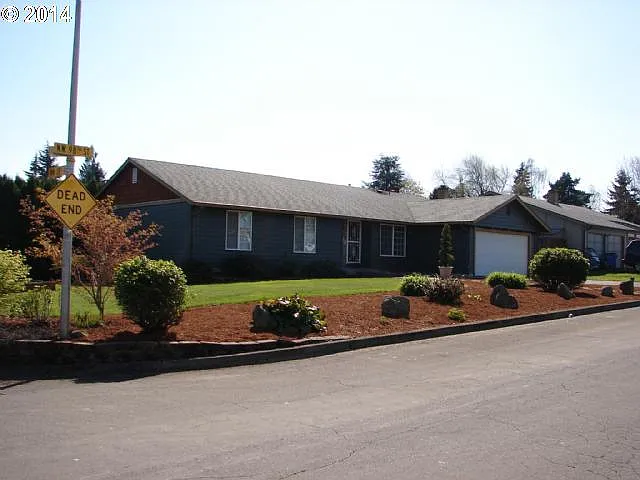1909 NW 98th St photo 1