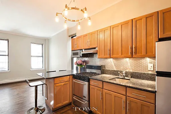 Rented by Town Residential | media 9