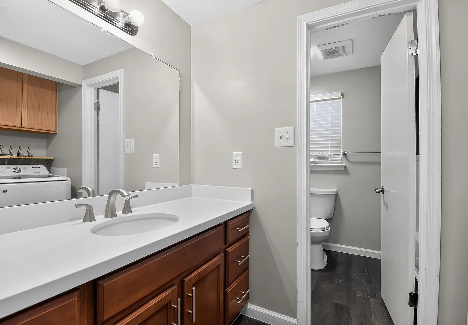 3 bed, 2.0 bath, 1188 sqft, $2,350 — Photo 4