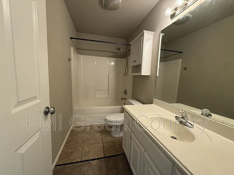 11211 S 280th East Ave — Photo 10