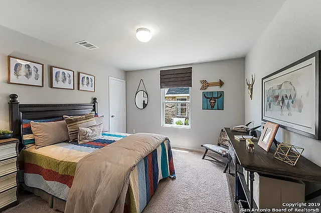 4 bed, 2450 sqft, $2,780 — Photo 4