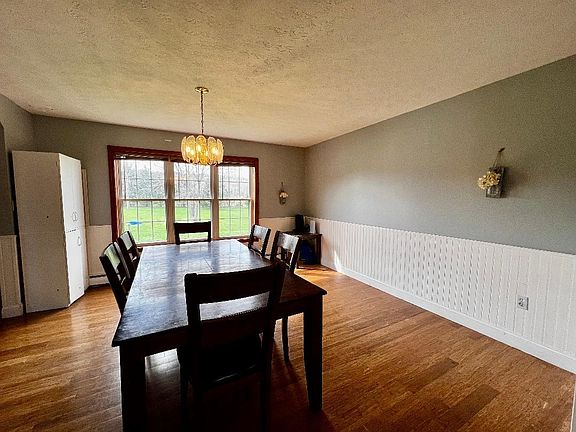 3rd image of 935 scott Road