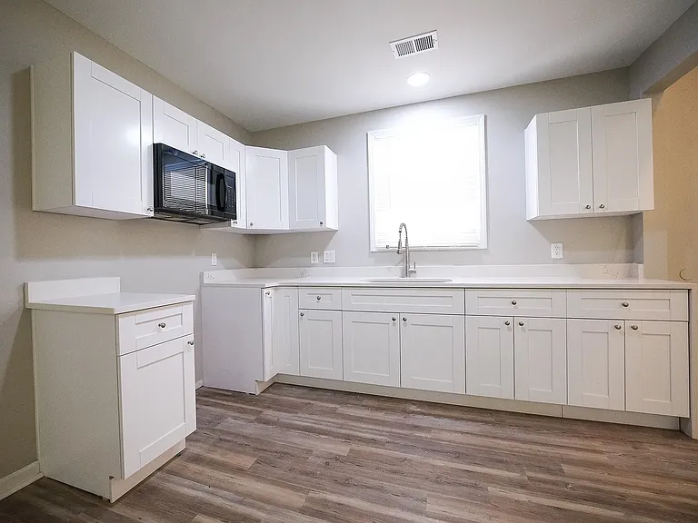 366 Wimpole Dr — Photo 19