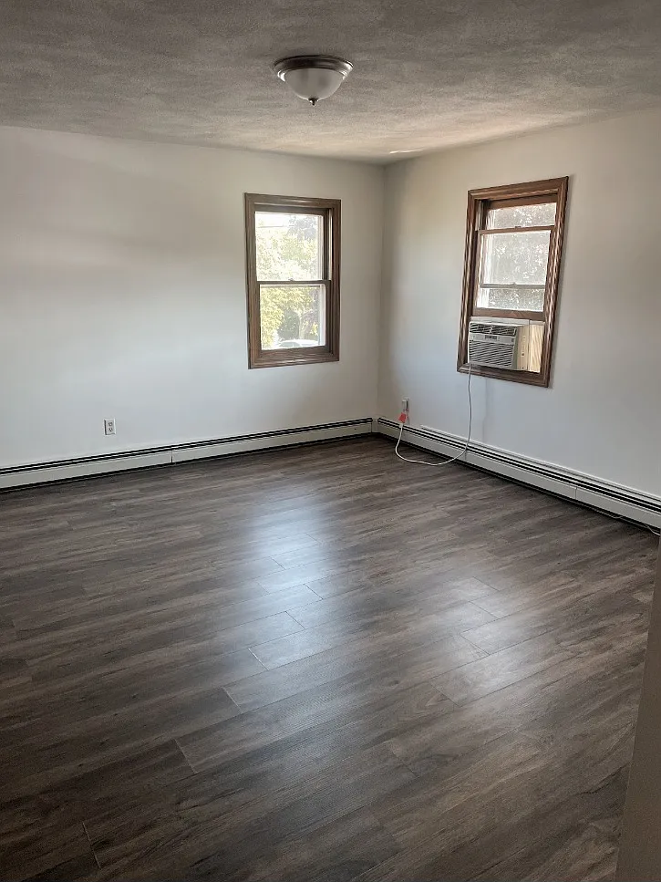 23 Colony St — Photo 2