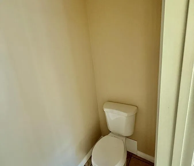 326 S Gerhart Ave #6 — Photo 8
