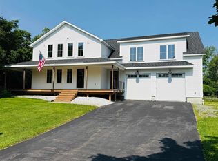 22 Mill Pond Ln, S Burlington, VT 05403