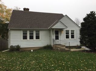 129 W Maple Ave, Wauconda, IL 60084