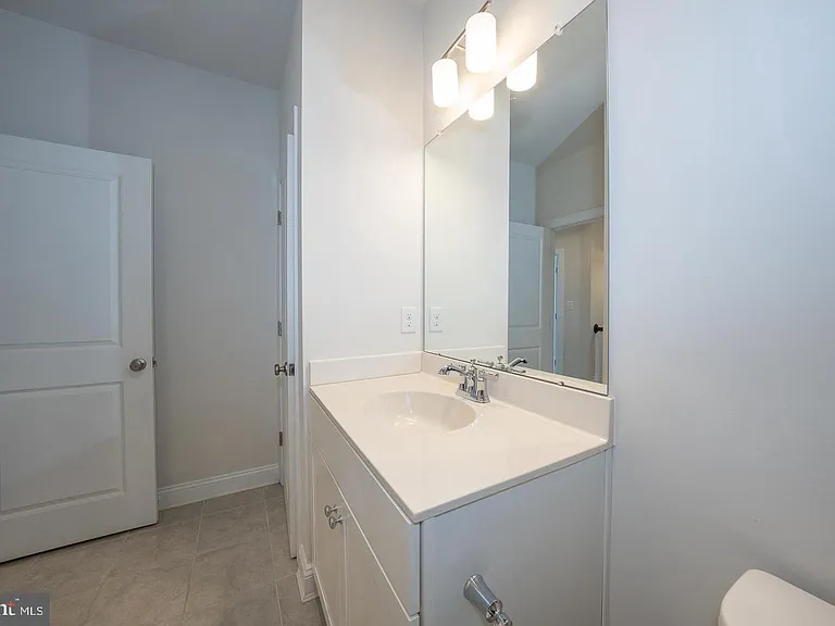 220 Charles Ellis Dr — Photo 41